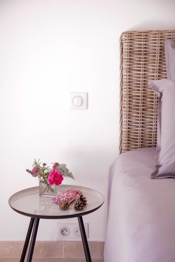 La Figue Noire Bed & Breakfast Caromb Bagian luar foto