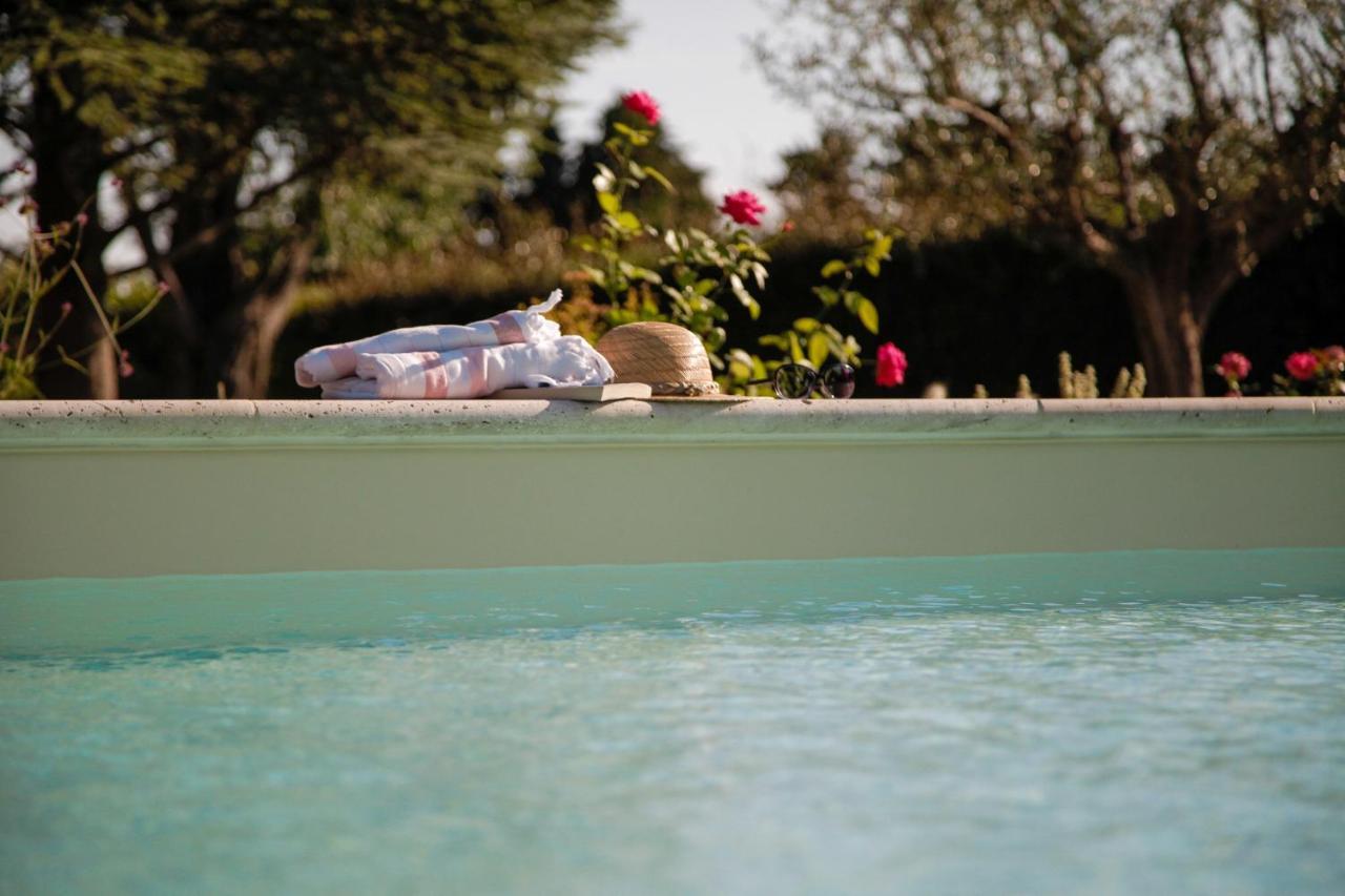 La Figue Noire Bed & Breakfast Caromb Bagian luar foto